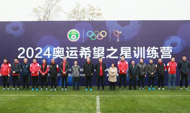 此次发布的水墨风格的海报便是以;姜太公钓鱼这一典故为创作灵感，呈现出一种极为苍凉的气质